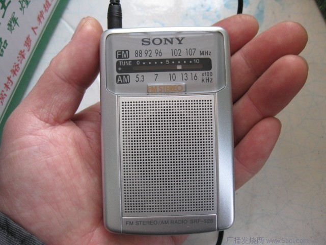 玩索尼小机SRF-S26