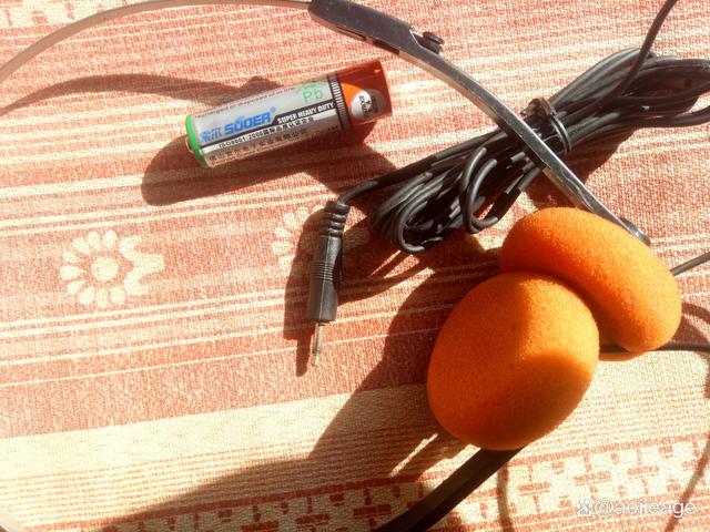 电子表造型收音机