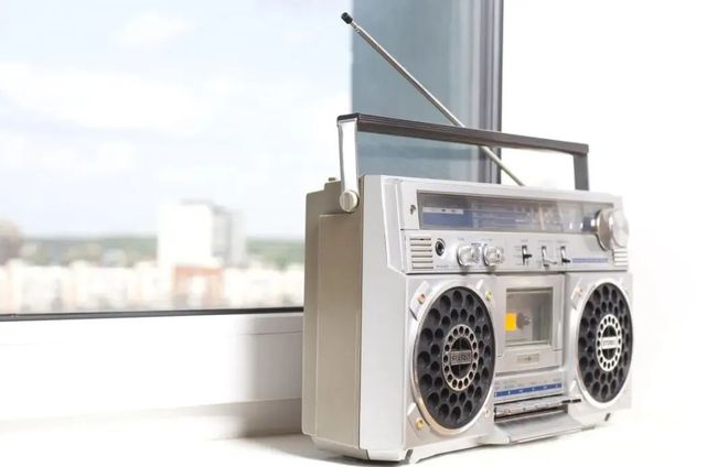 揭秘收音机的声音魔法：工作原理详解