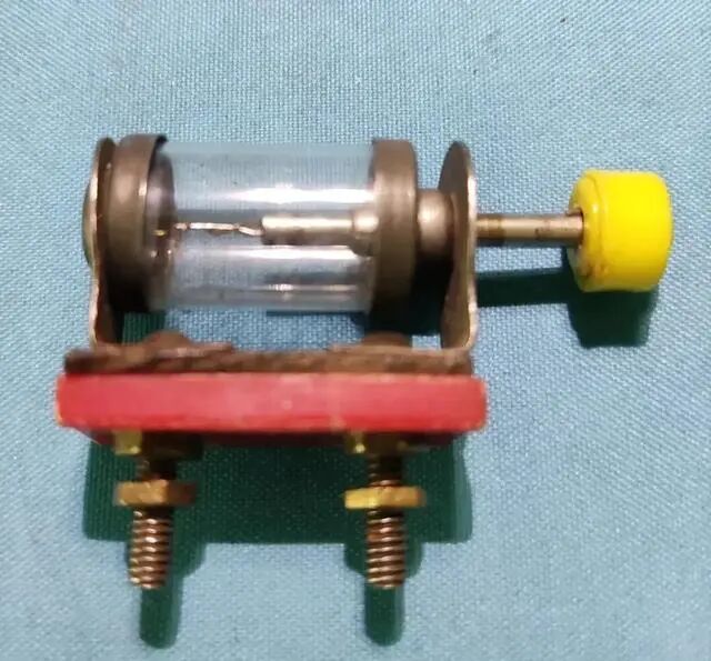 六七十年代我组装的第一台矿石收音机