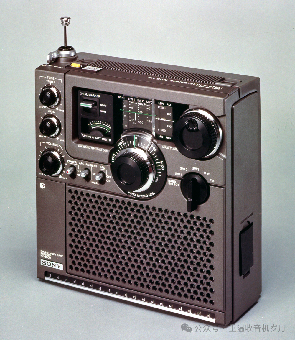 日本索尼ICF-5900型半导体管便携式收音机结构、工艺与外形分析