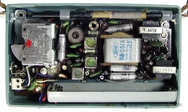 夏普 TR-173收音机