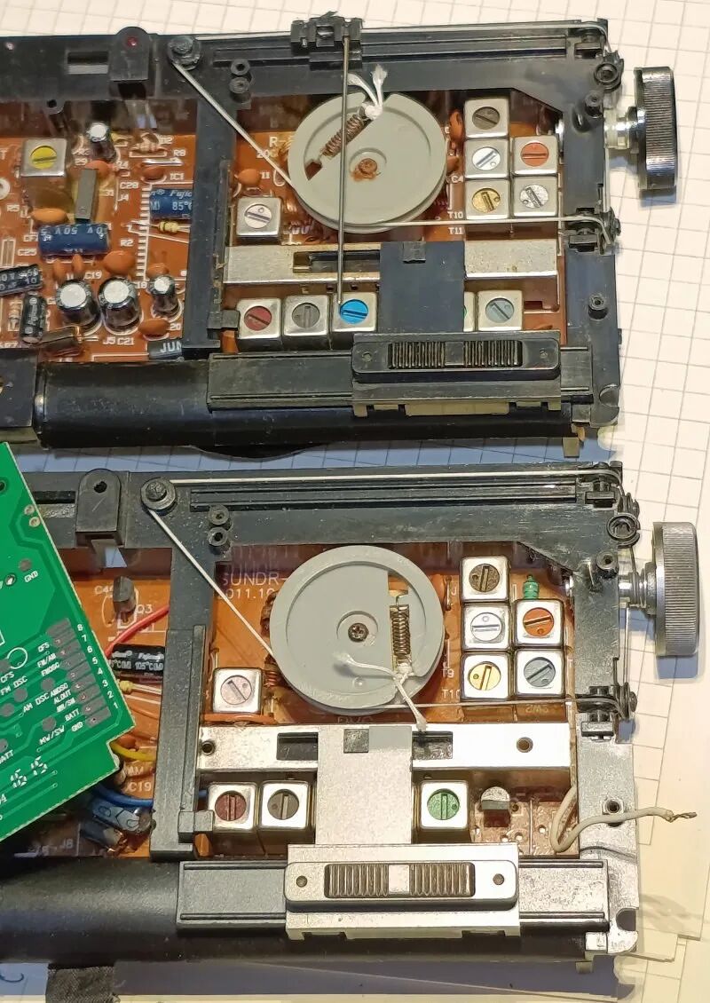 德生R-9012收音机拆解：10个短波的指针机，和数显DR-920C竟是同一套模具